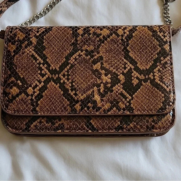 Urban Outfitters Crossbody faux snakeskin bag - Picture 3 of 7